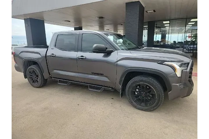 $39682 : Toyota Tundra 2024 4x2 SR5 4 image 10