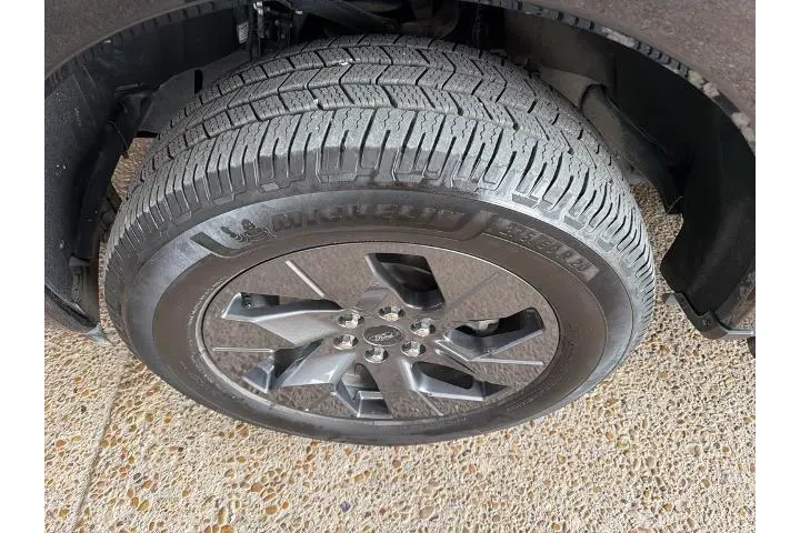 $32819 : Ford F-150 Lightning 2022 AW image 2