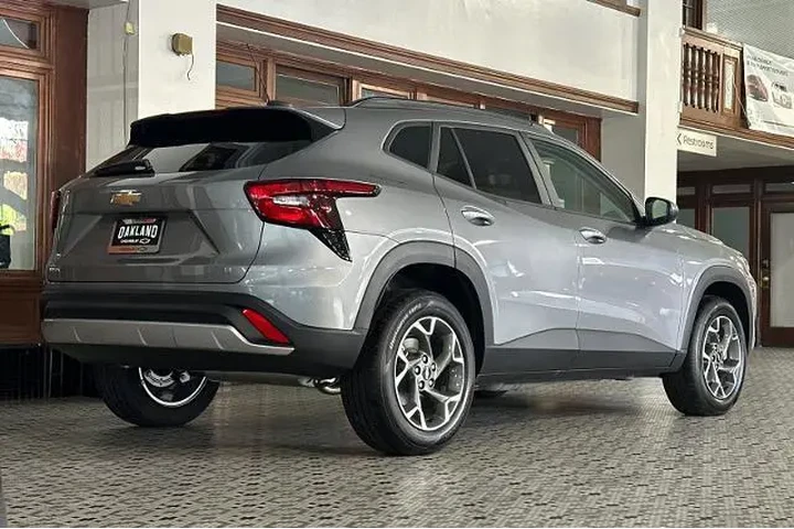 $23385 : Chevrolet Trax 2025 LT 4dr C image 4