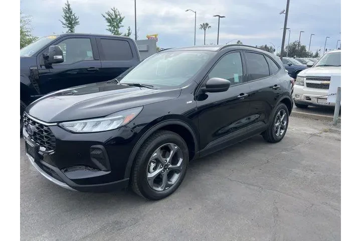 $31988 : Ford Escape 2025 AWD ST-Line image 1
