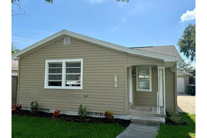 $900 : Casa bellamente renovada con image 1