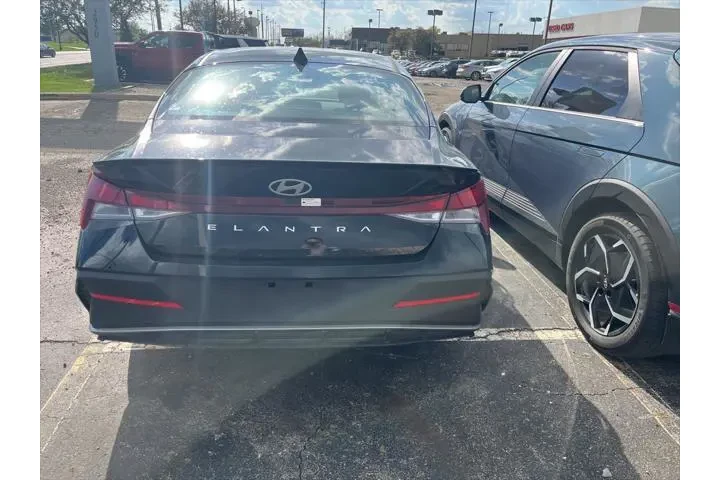 $21233 : Hyundai ELANTRA 2025 SEL Spo image 5