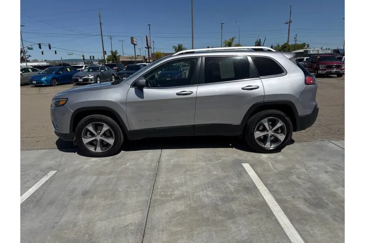 $17999 : 2019 Cherokee Limited image 3