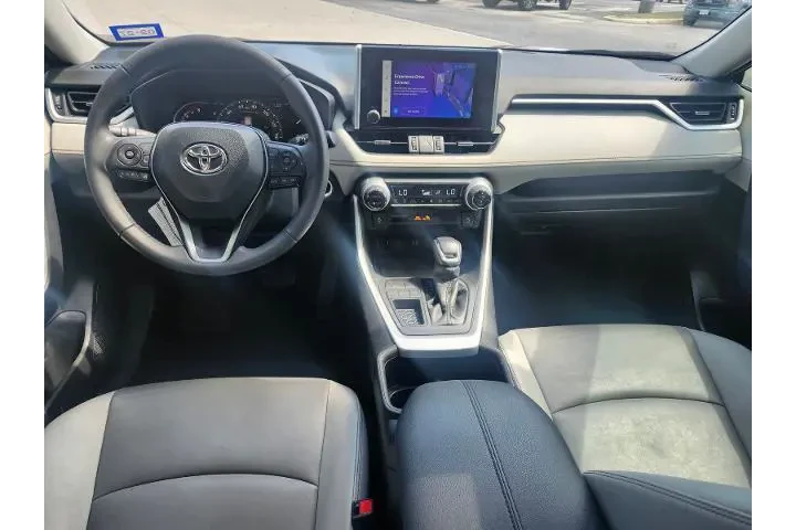 $29998 : Toyota RAV4 2023 XLE Premium image 6