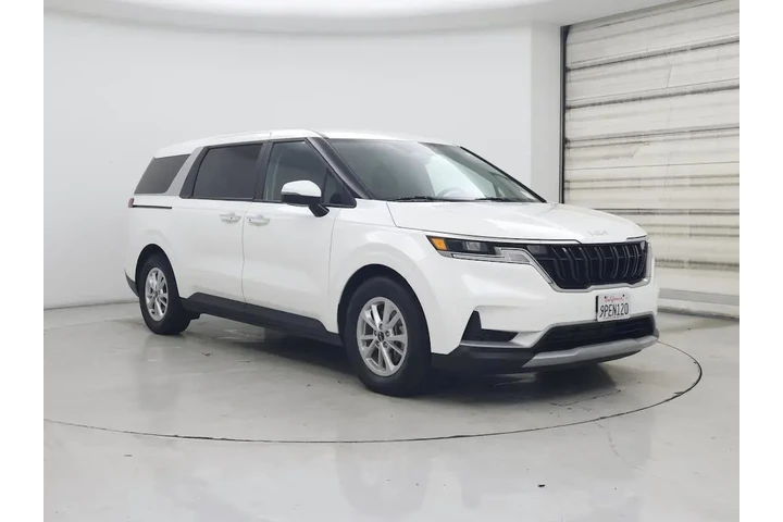 $31998 : Kia Carnival 2024 LX 4dr Min image 1