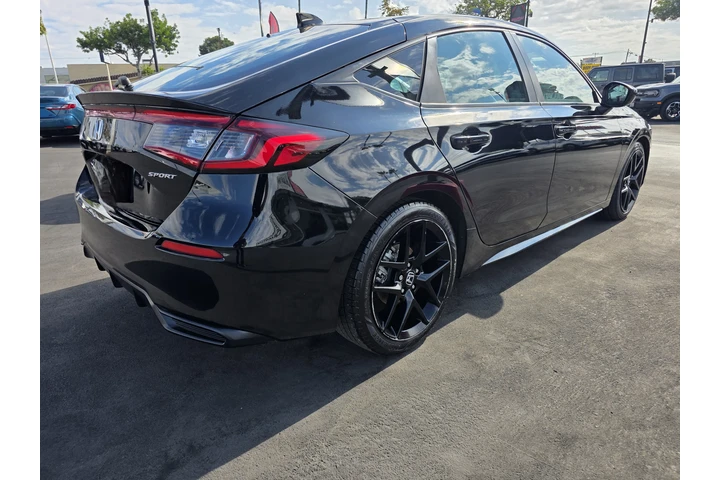 2022 Honda Civic Sport image 2