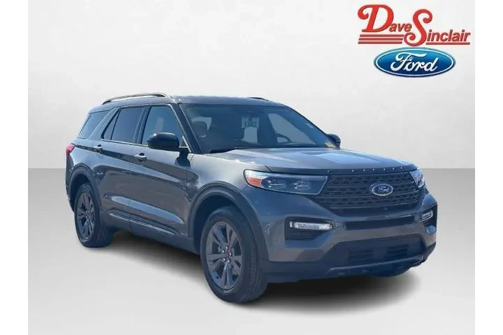 $32444 : Ford Explorer 2023 AWD XLT 4 image 4