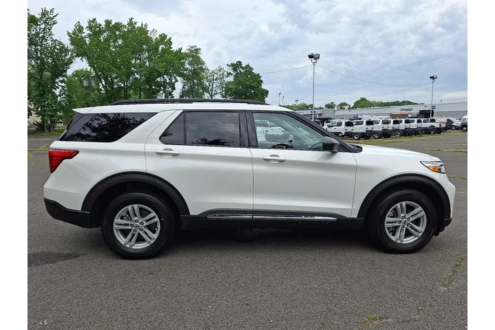 $33500 : Ford Explorer 2024 AWD XLT 4 image 8