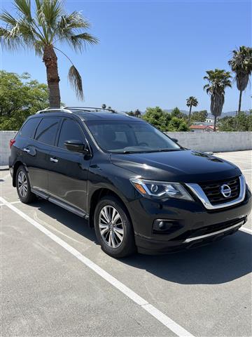 $12500 : 2018 Nissan Pathfinder image 2