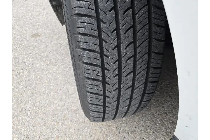 $20983 : Chevrolet Equinox 2024 LT 4d image 3