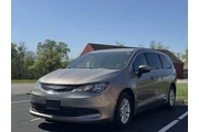 $7999 : 2017 Pacifica LX thumbnail