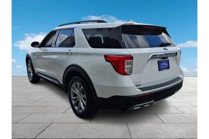 $28997 : Ford Explorer 2021 AWD XLT 4 image 4