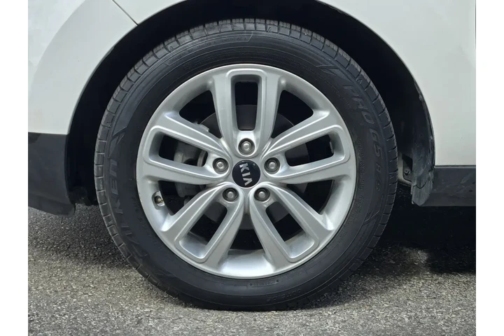 $14991 : Kia Soul 2019 + 4dr Crossove image 9