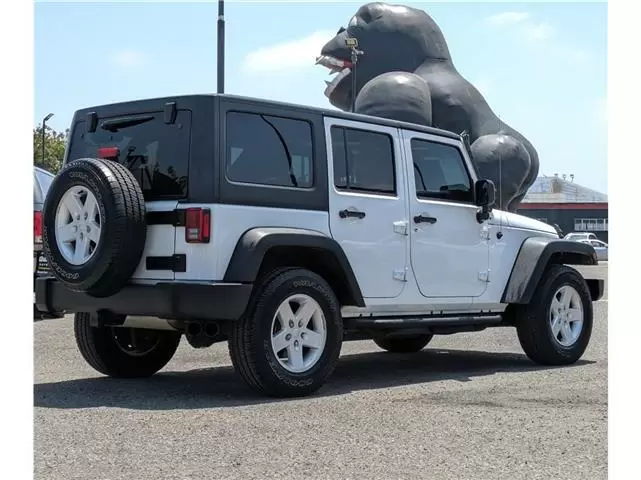 2017 Jeep Wrangler Unlimited image 3