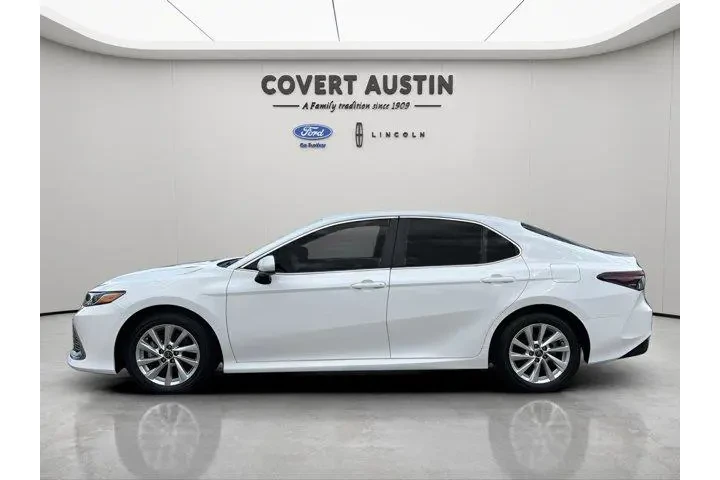 $25304 : Toyota Camry 2024 LE 4dr Sed image 2