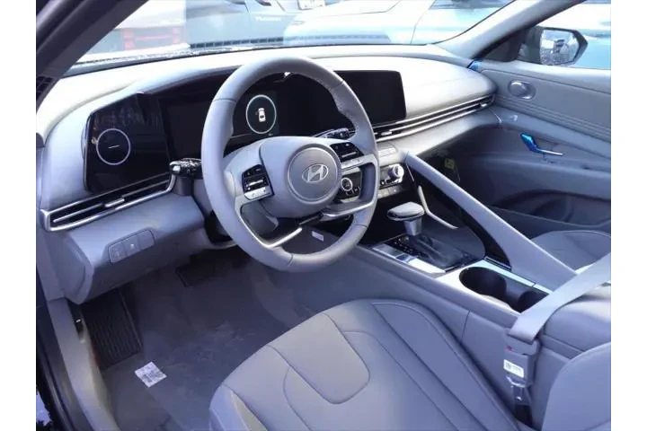 $27265 : Hyundai ELANTRA 2025 SEL Con image 6