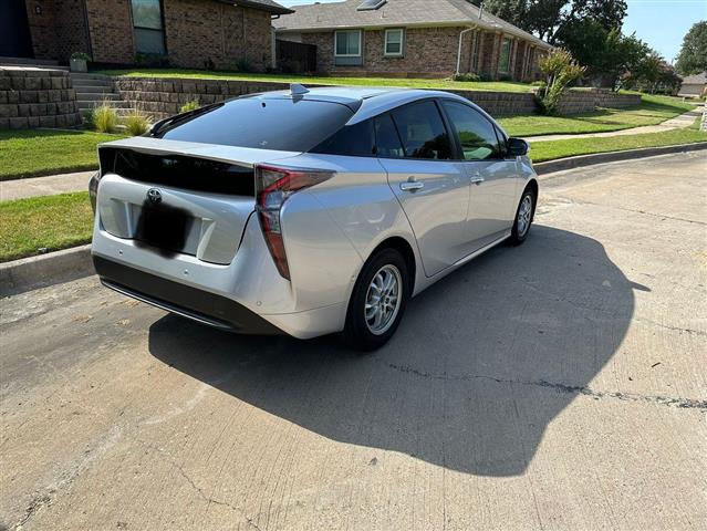 $9500 : 2018 Toyota prius image 6