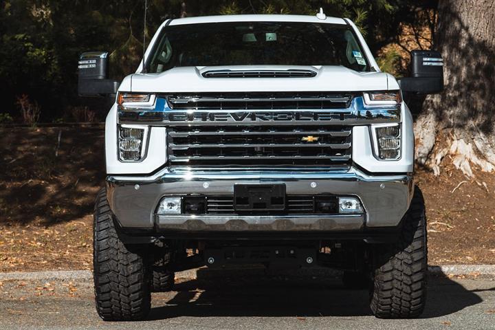 $63999 : 2022 Silverado 2500HD LTZ image 9