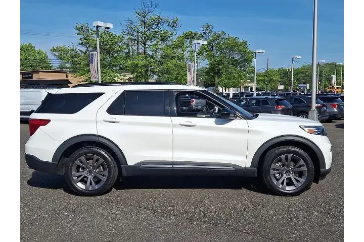 $33988 : Ford Explorer 2023 AWD XLT 4 image 7