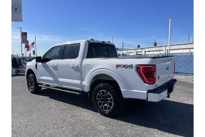 $27488 : Ford F-150 2021 4x4 XLT 4dr image 3