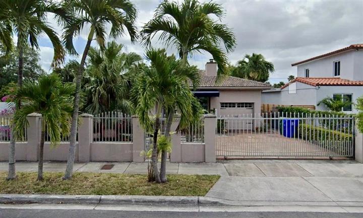 $1700 : Home in Prime Little Havana image 1