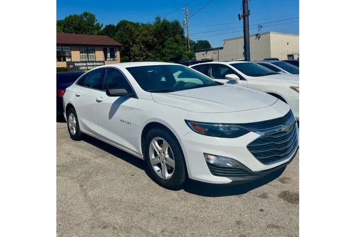 $15900 : 2022 Malibu LS image 6