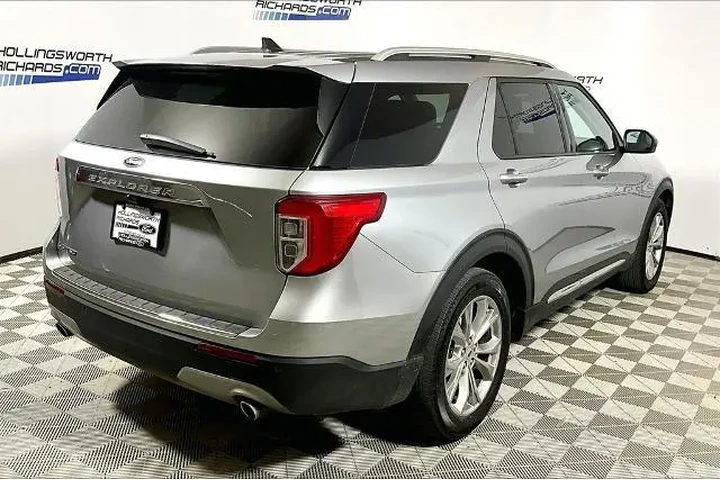 $27969 : Ford Explorer 2024 Limited 4 image 9