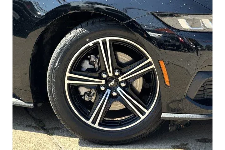 $29646 : Ford Mustang 2024 EcoBoost 2 image 3