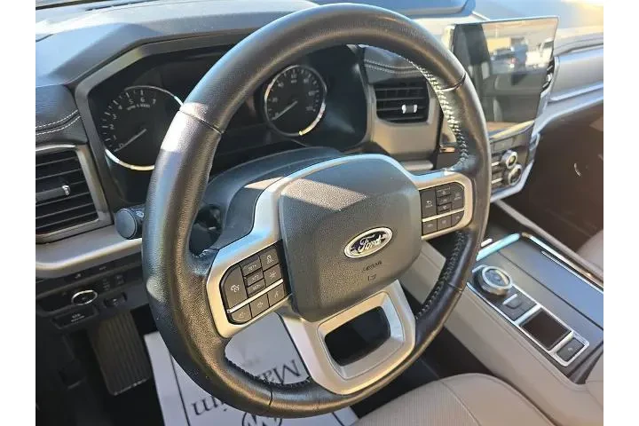 $35898 : Ford Expedition 2023 4x2 XLT image 10
