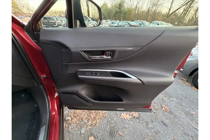 $28999 : Toyota Venza 2022 AWD XLE 4d image 10