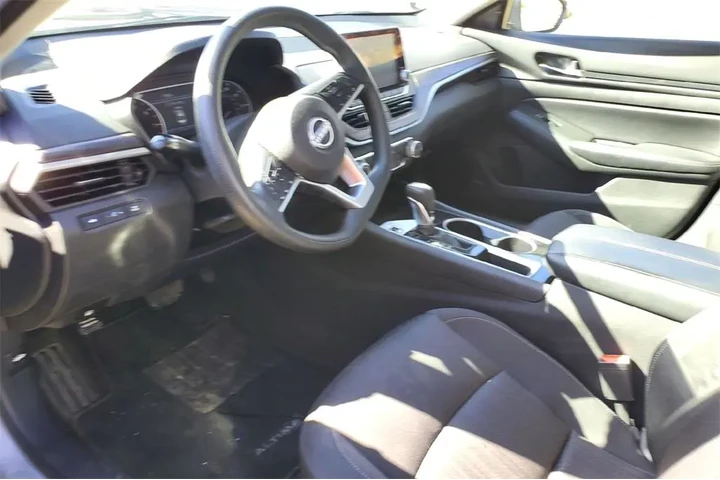 $23580 : Nissan Altima 2024 2.5 SV 4d image 9
