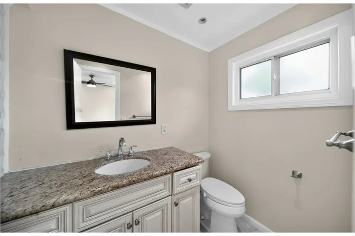 $2475 : 3 Bedroom House In Inglewood image 10