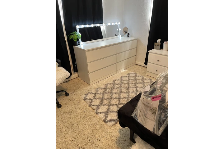 $750 : Habitación en casa de familia image 2