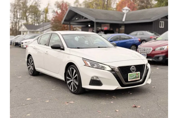 $11995 : 2019 Altima 2.5 SR image 5