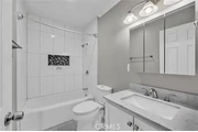 CASA CON UTILIDADES INCLUIDAS