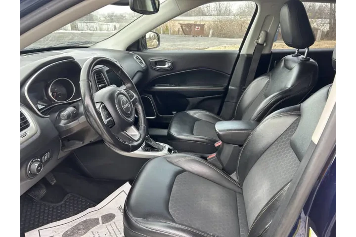 $5900 : 2018 Compass Latitude image 8