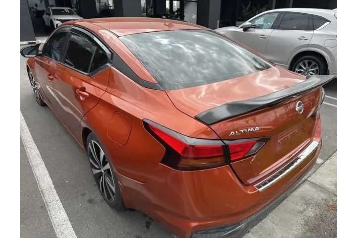 $23450 : Nissan Altima 2021 2.5 SR 4d image 2