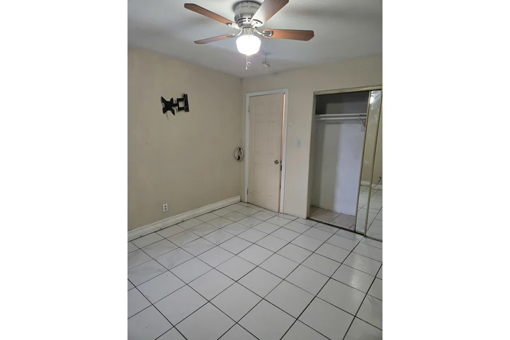 $850 : Cuarto de Renta image 2