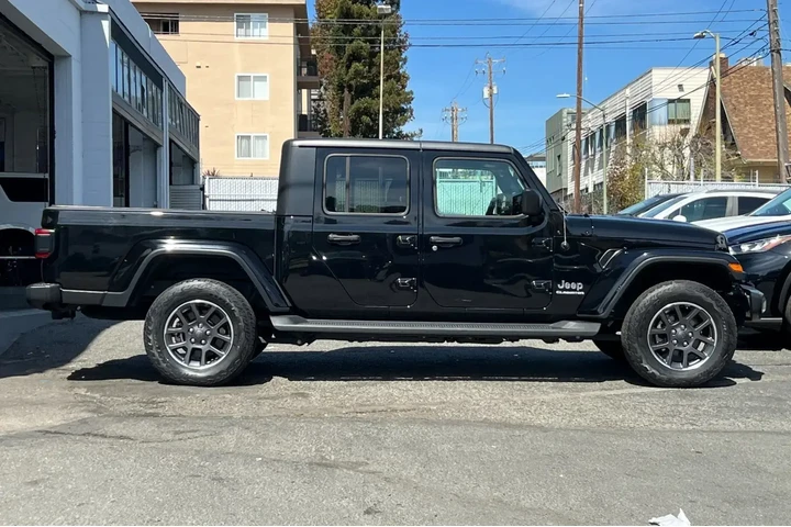 $32995 : Jeep Gladiator 2020 4x4 Over image 3