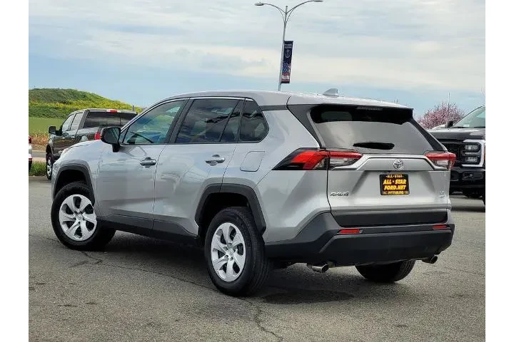 $27900 : Toyota RAV4 2024 AWD LE 4dr image 6