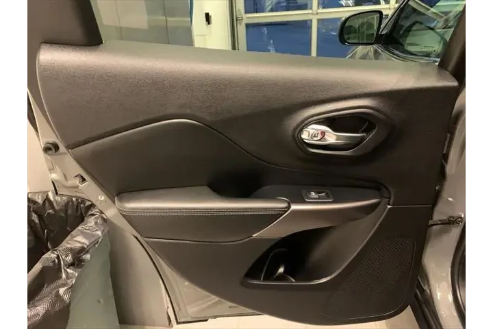 $15900 : Jeep Cherokee 2019 4x4 Latit image 9