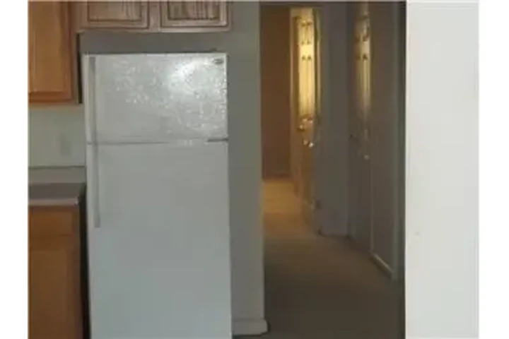 $1950 : Rental property with 1 bedro image 6