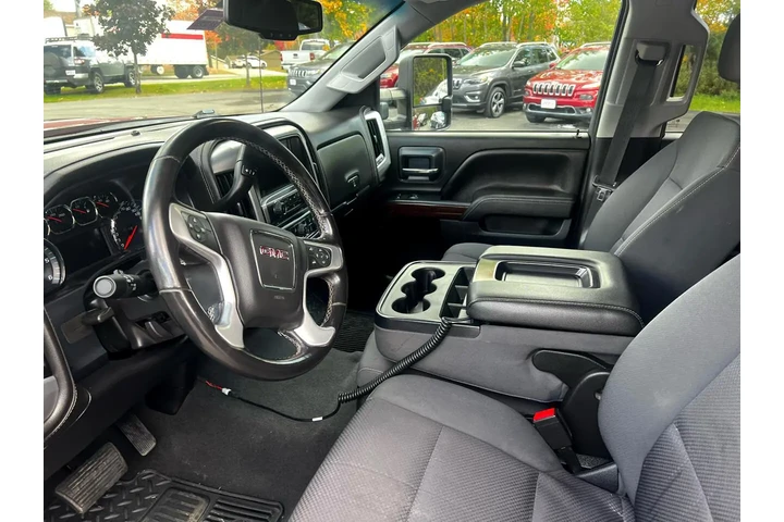 $29900 : GMC Sierra 2500HD 2019 4x4 S image 7