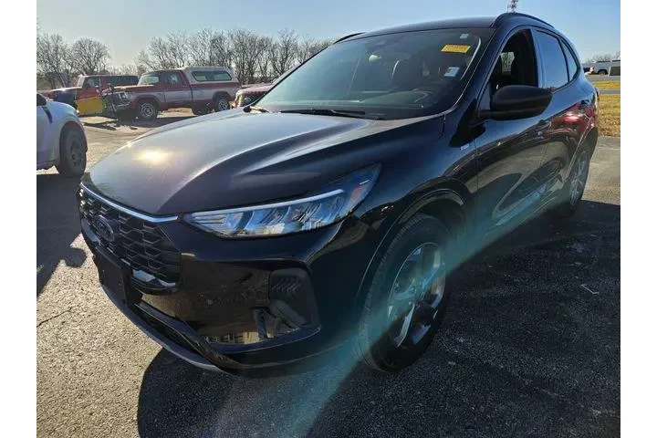 $25000 : Ford Escape 2024 AWD ST-Line image 3