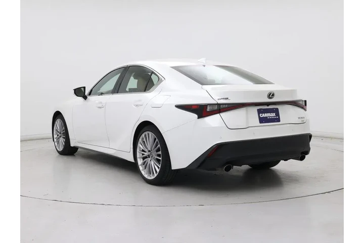 $39998 : Lexus IS 300 2023 AWD 4dr Se image 2