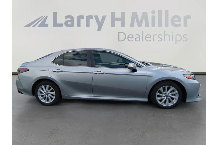 Toyota Camry 2022 LE 4dr Sed image 6