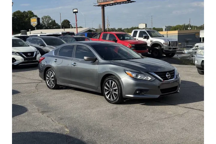 $8950 : 2017 Altima 2.5 SV image 6