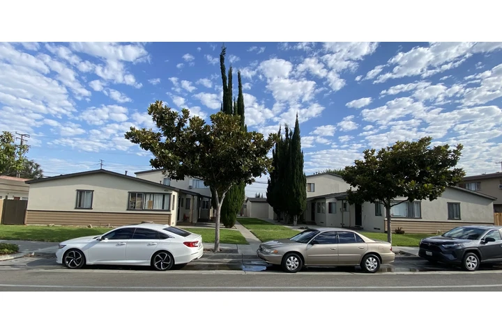 $2375 : Remodeled 2 Bedroom 1 bath image 8