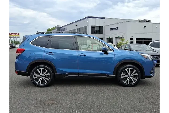$30789 : Subaru Forester 2023 AWD Lim image 7