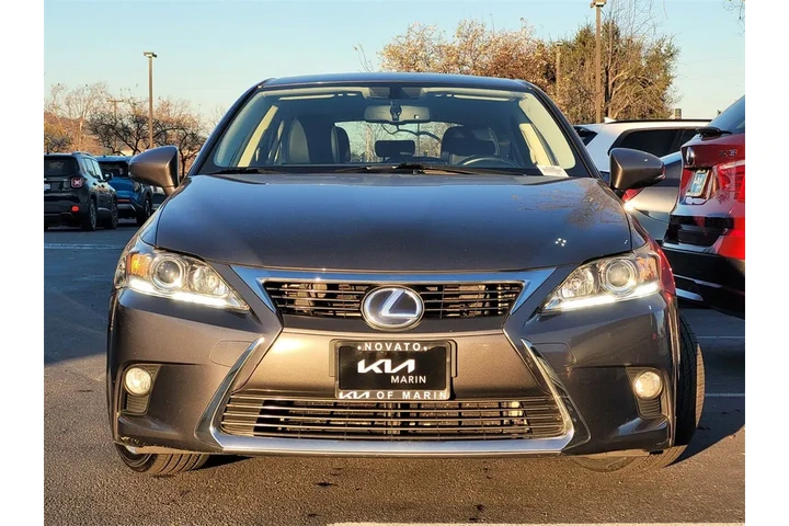 $18995 : 2017 CT 200h image 2